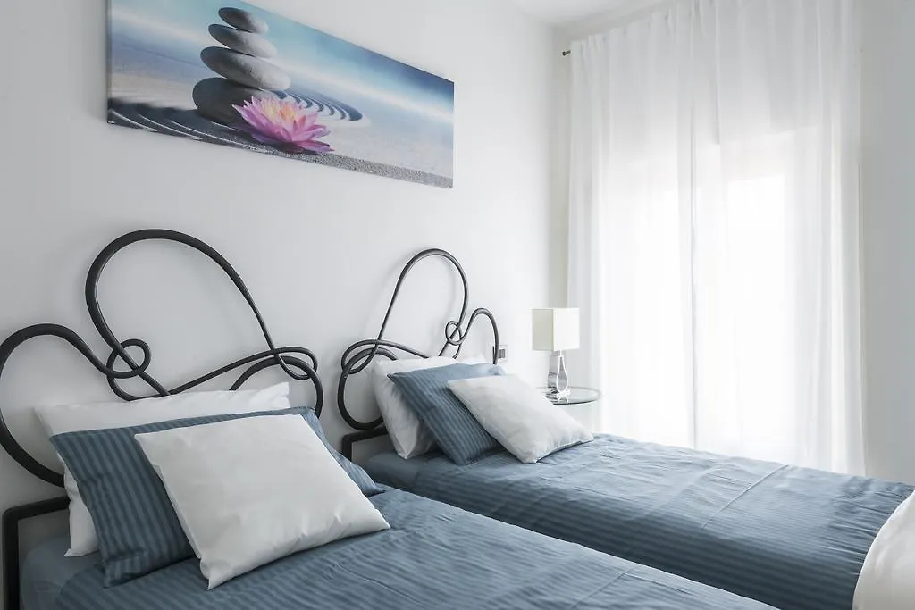 Attico Del Duomo Apartment Modena 0*,